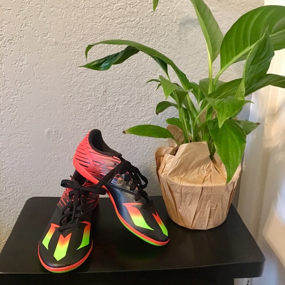 Women’s Adidas Messi 15.3 Soccer Shoes - Picture 1 of 6